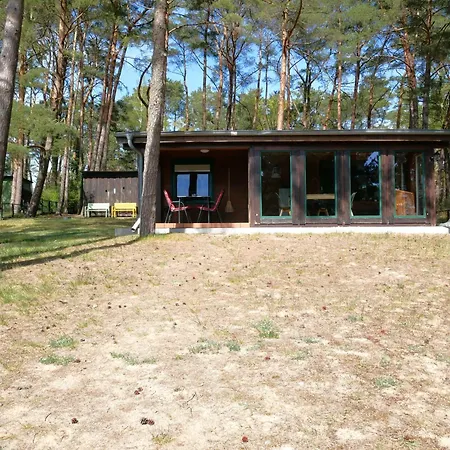 Ostsee- Strandkoerbchen- Achterwasser